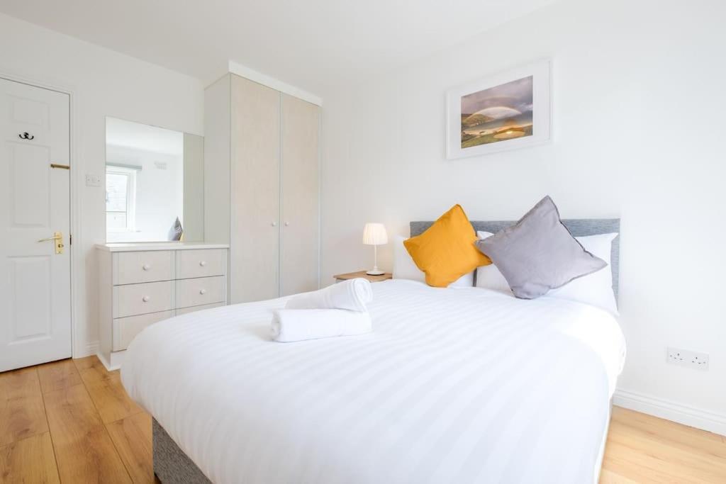 Stylish & Modern 6-bed Townhouse W/parking Appartement *